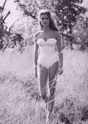 Brigitte Bardot - im Grünen