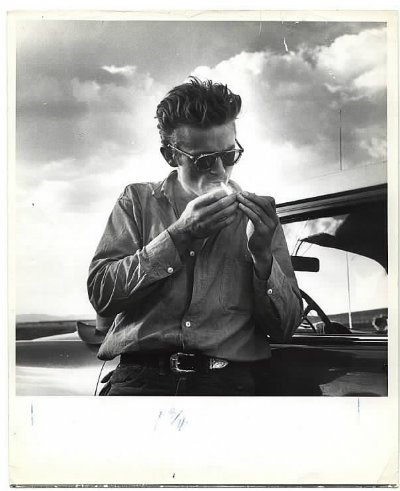 James Dean - am Zigarette anzünden